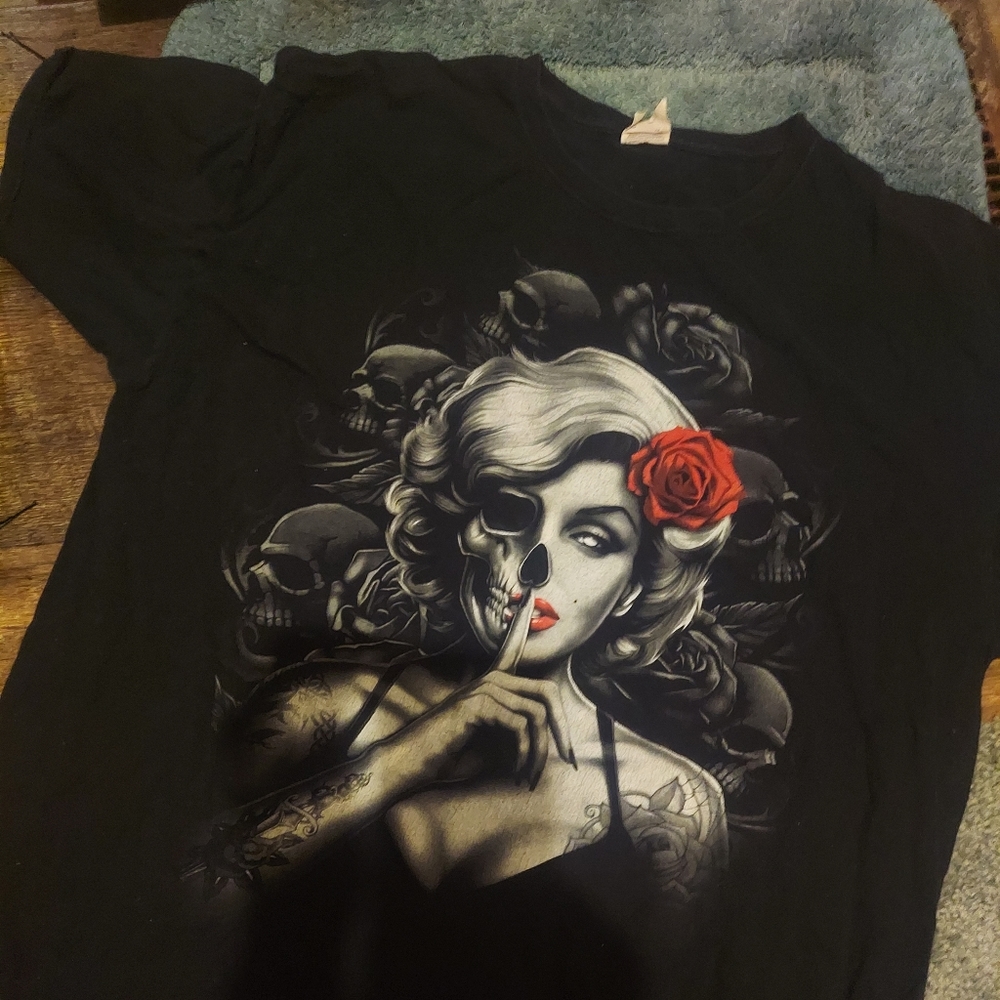 Tee shirt